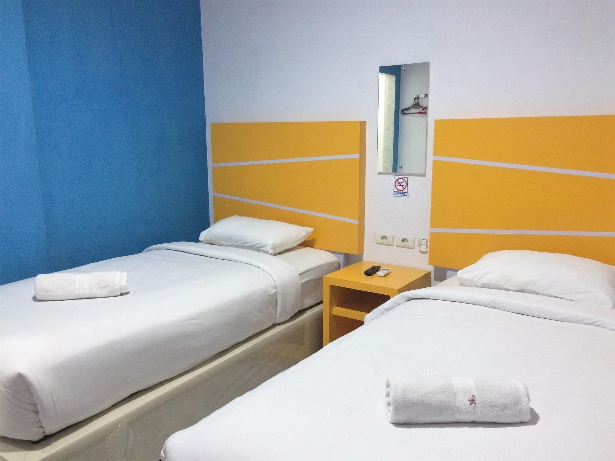 Oyo 1825 Marcopolo Homestay Pekanbaru Ngoại thất bức ảnh