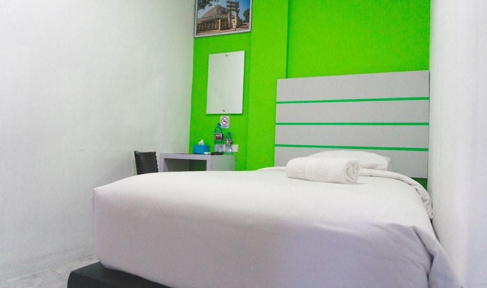 Oyo 1825 Marcopolo Homestay Pekanbaru Ngoại thất bức ảnh
