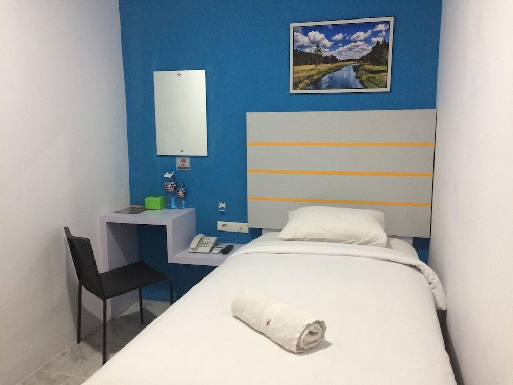 Oyo 1825 Marcopolo Homestay Pekanbaru Ngoại thất bức ảnh