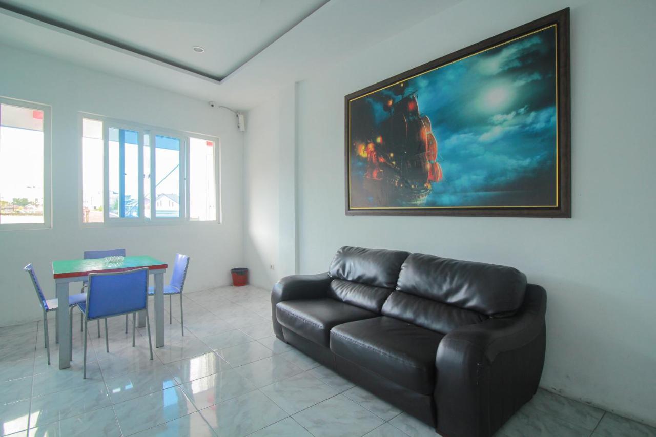 Oyo 1825 Marcopolo Homestay Pekanbaru Ngoại thất bức ảnh