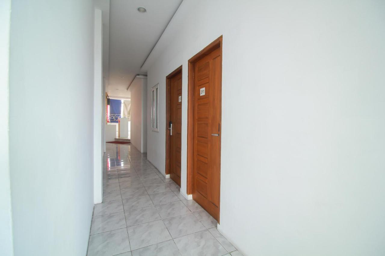 Oyo 1825 Marcopolo Homestay Pekanbaru Ngoại thất bức ảnh