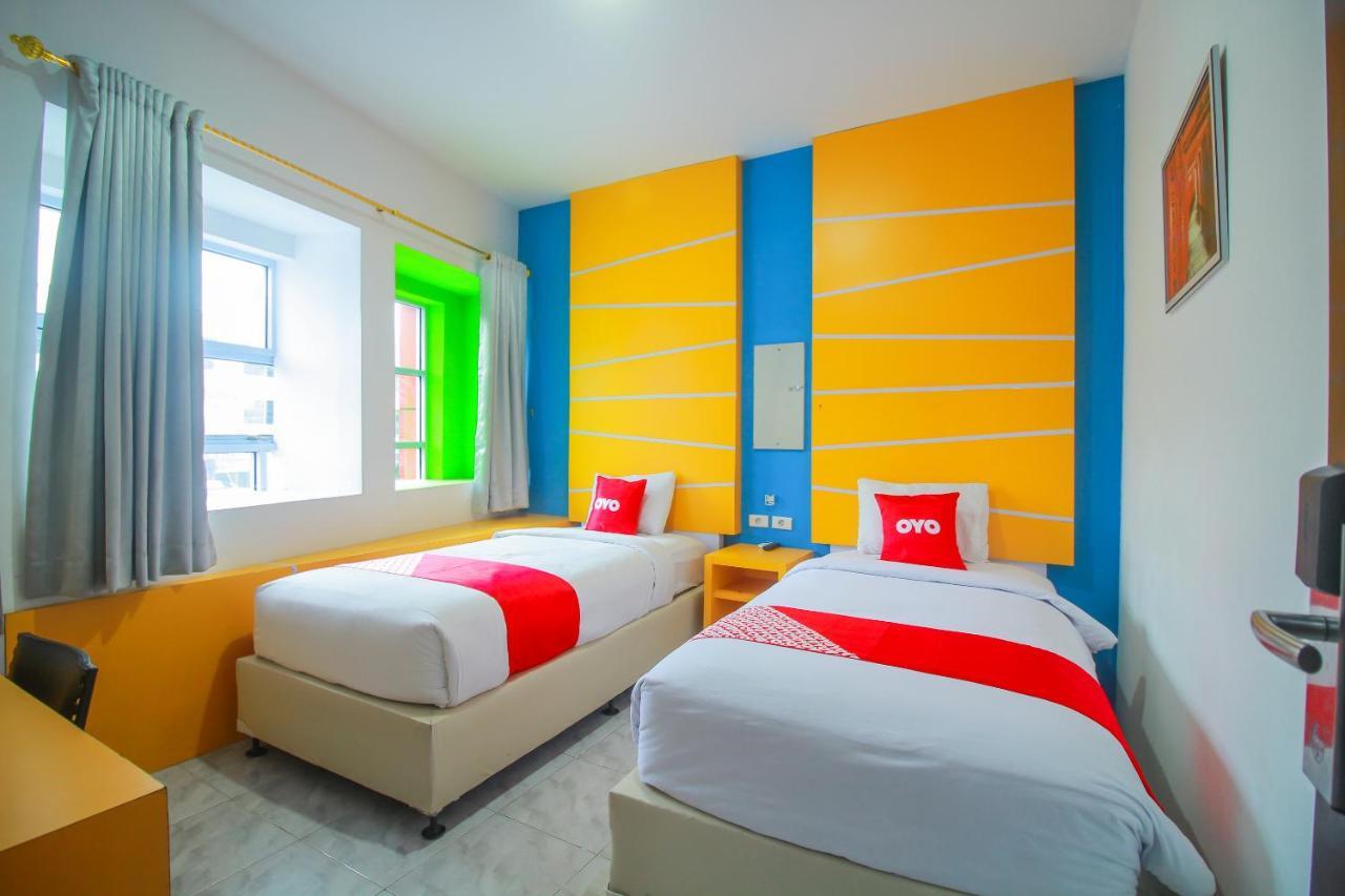 Oyo 1825 Marcopolo Homestay Pekanbaru Ngoại thất bức ảnh