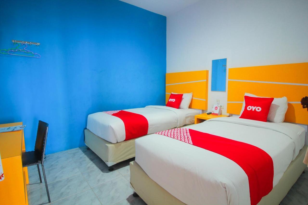 Oyo 1825 Marcopolo Homestay Pekanbaru Ngoại thất bức ảnh